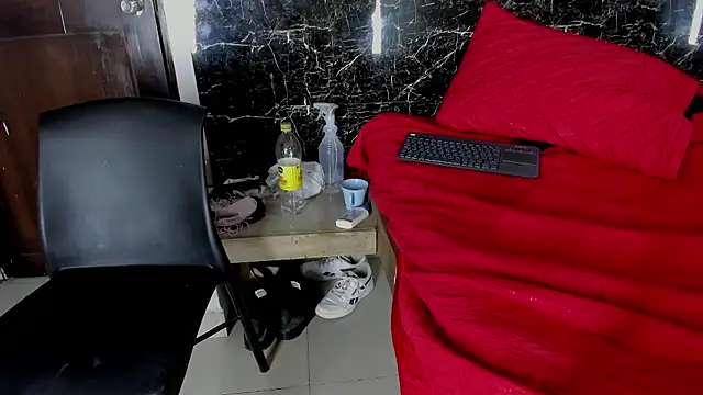 Show modela dulce-salome na web-kameri