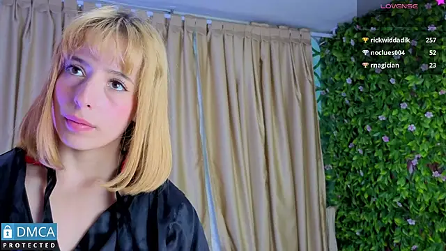 XXX chat uživo modela nena_cupcake_