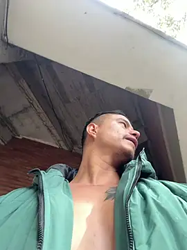 Chat +18 de DominickVegas ao vivo