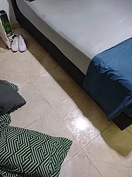 Chat +18 de SHARLOT2427 ao vivo