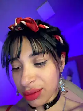 Sasha-18 Adlı Modelin Canlı XXX Sohbeti