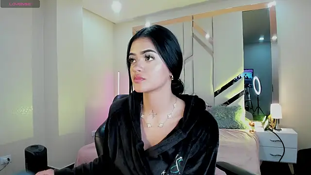 EmmaStonns Adlı Modelin Canlı XXX Sohbeti