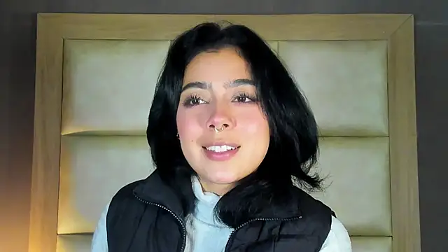 TaniaRedd_ লাইভ XXX চ্যাট