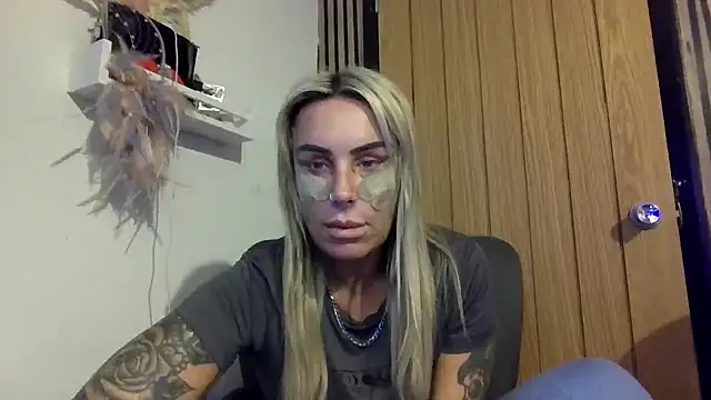 poppyinga1 élő XXX-chatje