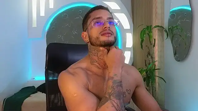 Show modela Alanrodgers na web-kameri