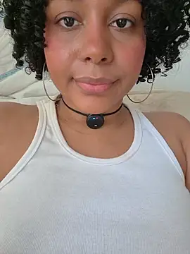 XXX chat uživo modela Electric_bae