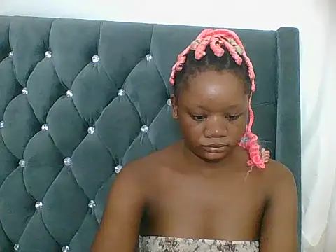 HotJeylee Adlı Modelin Canlı XXX Sohbeti