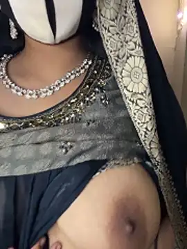 HeartQueen05 Adlı Modelin Canlı XXX Sohbeti