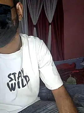 Show modela Ms-Nusrat na web-kameri