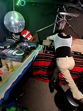 AllucyLu 网络视讯表演