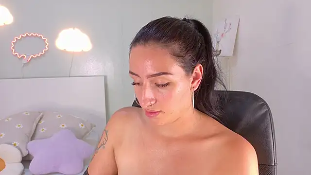 Chat XXX en directo de AmmyRouse__