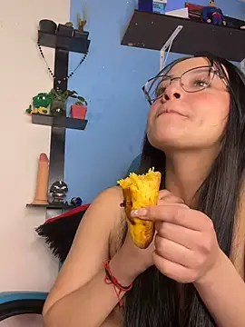 _Mia_kiss_ Webcamshow