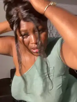 Czat XXX na żywo – Cardiebae89