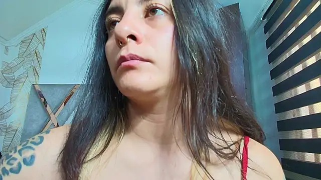 Naughty_Kittenm 라이브 XXX 채팅