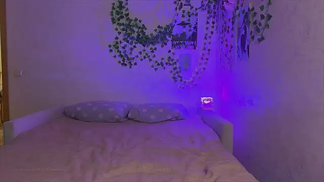 rinamandarina Adlı Modelin Canlı XXX Sohbeti