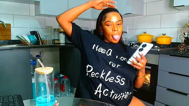 Lalakin900 在線直播表演