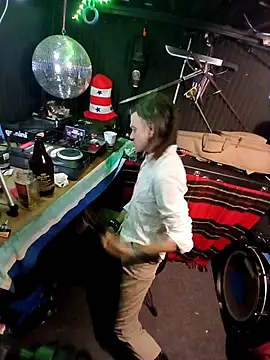 AllucyLu webkamerás műsora