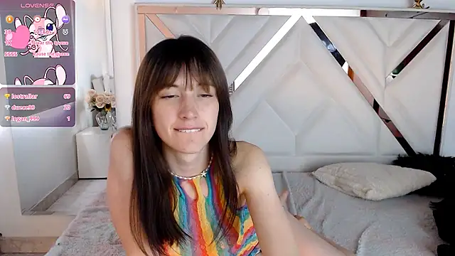 ChloeJohnsoon Chat XXX in diretta