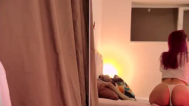 ElisMuse's Live XXX Chat