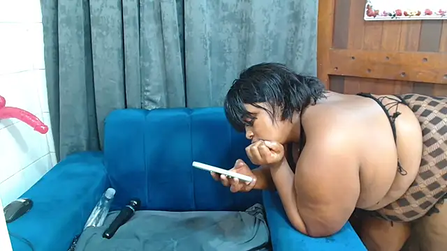 ChoklitBerryXX 现场XXX聊天