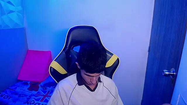 Akyra_latinn – Naživo XXX chat