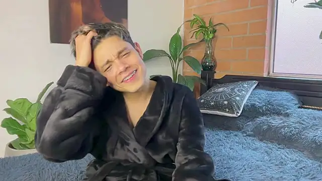 Chat +18 de Andy_Belier23 ao vivo