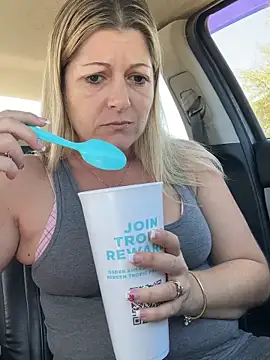 NikkiBlisss Chat XXX in diretta