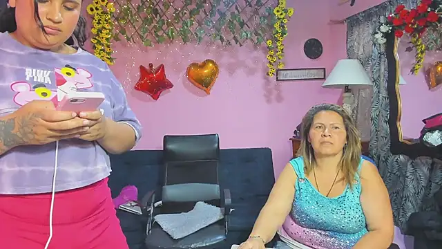 lesbiancuple: онлайн-секс-чат