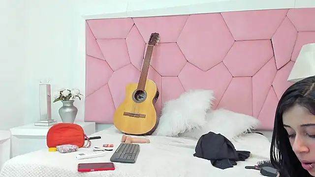 MiahSantorini's Live XXX Chat