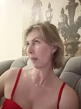 stellahere8 élő XXX-chatje