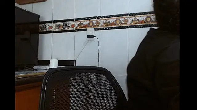 Baby_dirt: διαδικτυακό σόου στην κάμερα