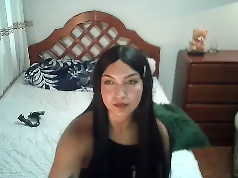 FallsForHerSmile Live XXX Chat