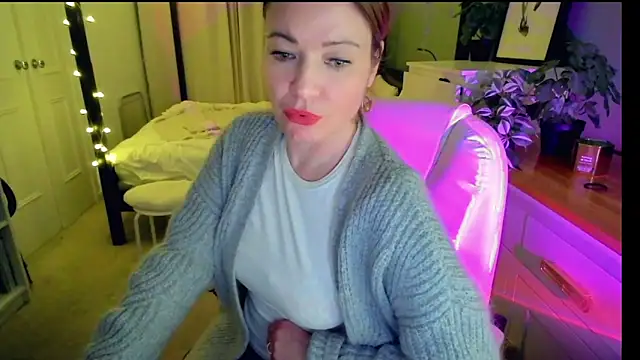 Brit_HousewifeのライブXXXチャット