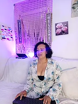 Chatroom XXX en direct de AdeleNasty