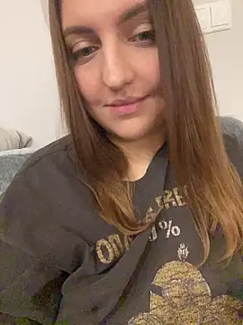 دردشة AliceDesmee الجنسية المباشرة