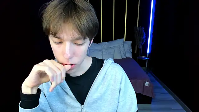 MarkBranston: онлайн-секс-чат