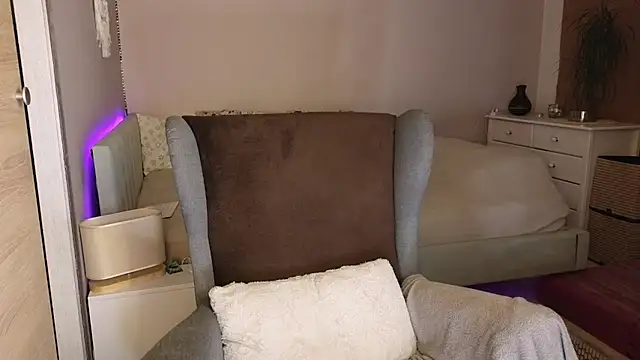 Show modela MichellePurple na web-kameri