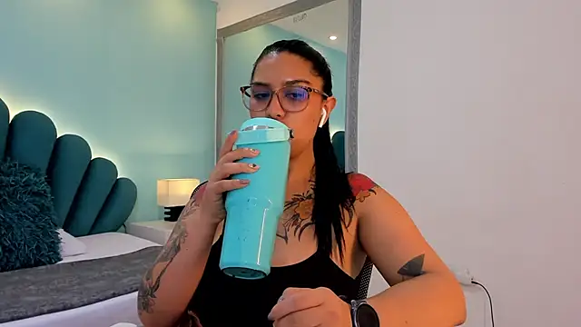 sharlott18 라이브 XXX 채팅