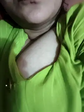 Show modela MAHISHETTI na web-kameri