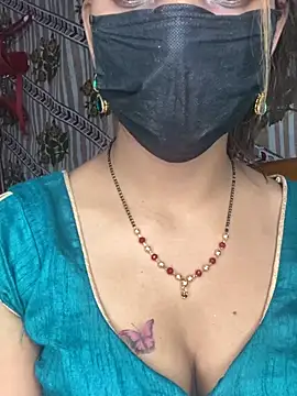 CUTI-NAINA: απευθείας συνομιλία ΧΧΧ