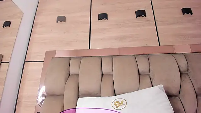 Chatroom XXX en direct de karol_lewiss