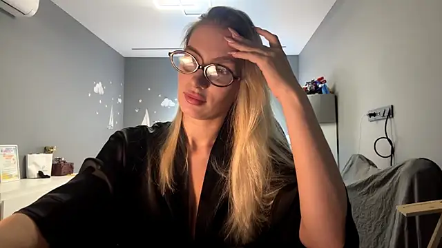 Chat +18 de SoftnessMila ao vivo