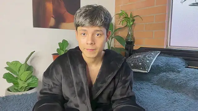 Andy_Belier23 即時 XXX 聊天