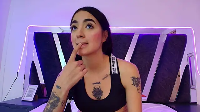 Chatroom XXX en direct de sophia_love__