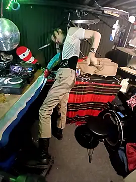 Онлайн чат XXX AllucyLu