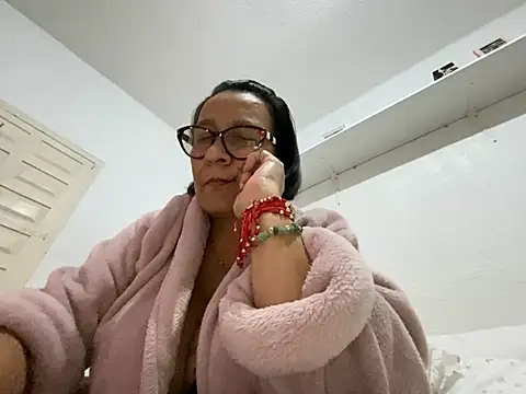 sweeviolet Show in webcam