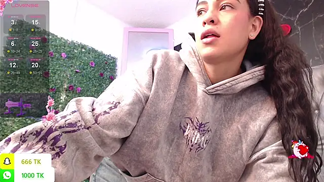 LAILAGUMMY live XXX chat