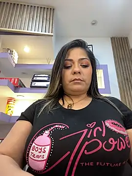 Pokazy przed kamerką – isabella_horney_