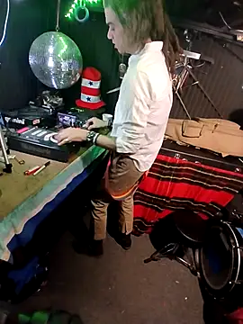 AllucyLu Pertunjukan Webcam