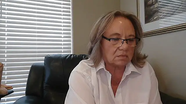 Chat +18 de BustyAnnie ao vivo